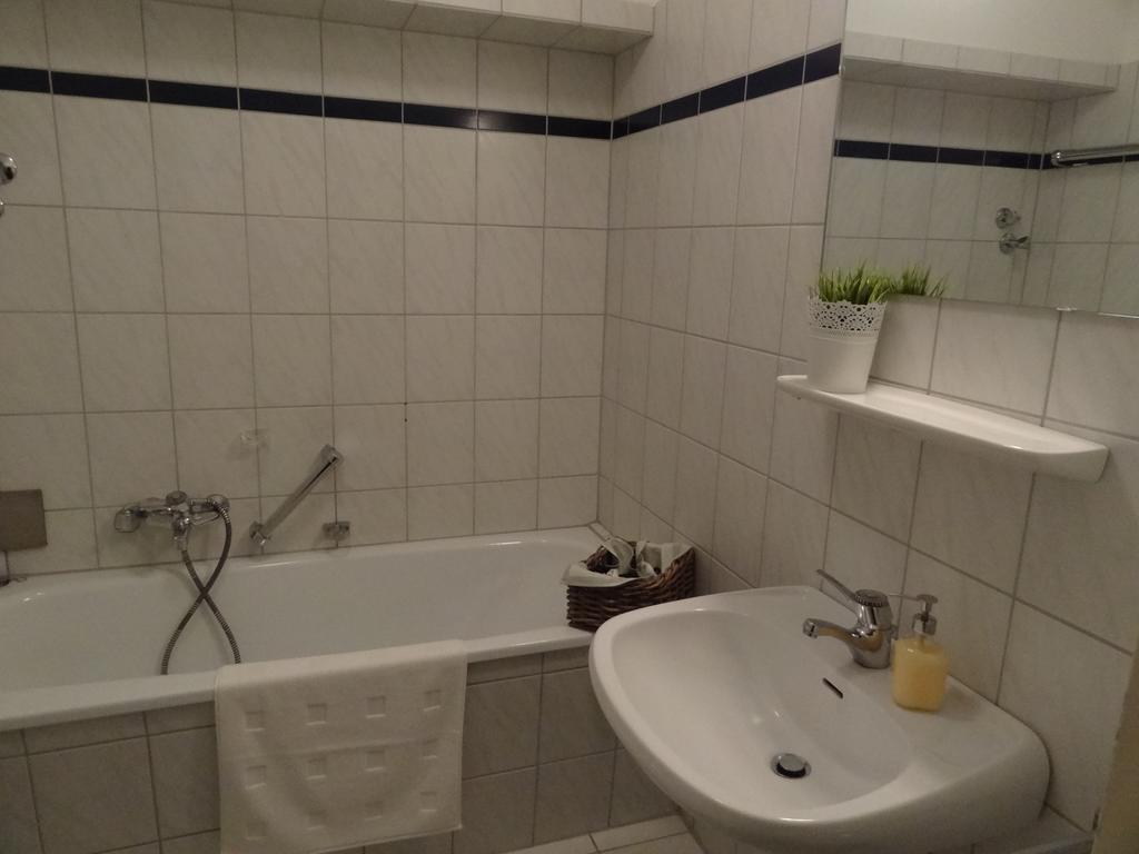Hotel In Der Strassen Solingen Luaran gambar